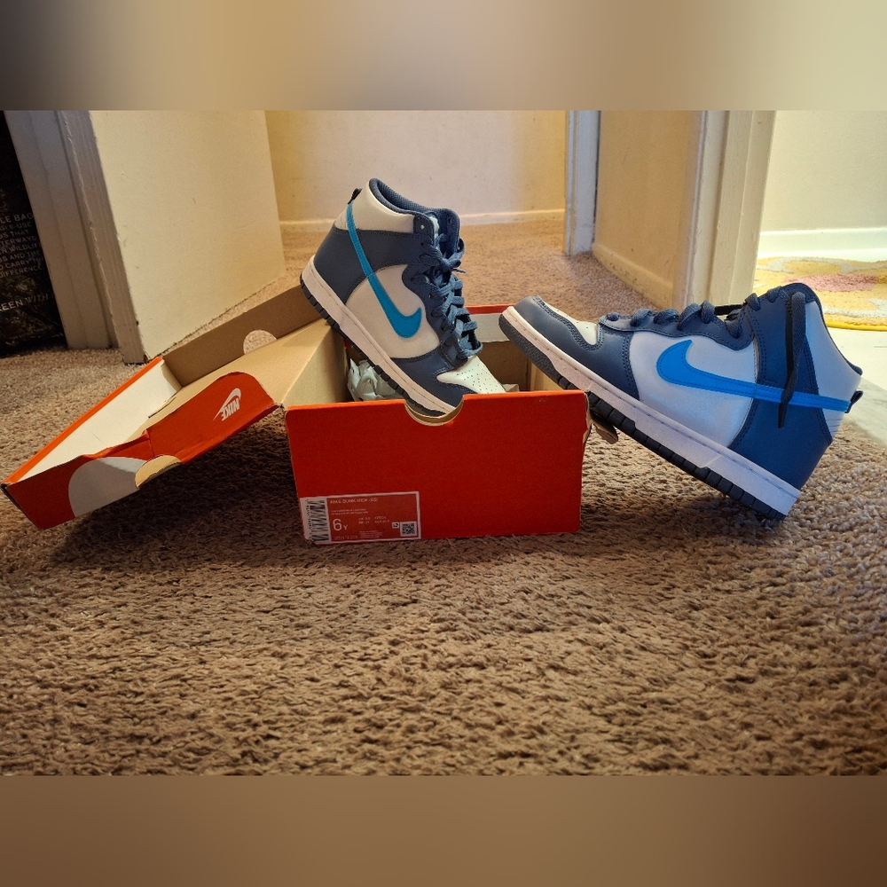 Kids Nike Dunk High (GS) Blue & Gray High-Top Sneakers Size 6Y